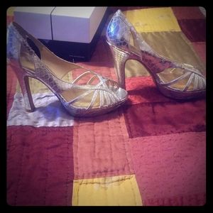 Nina Silver Pumps Size 7